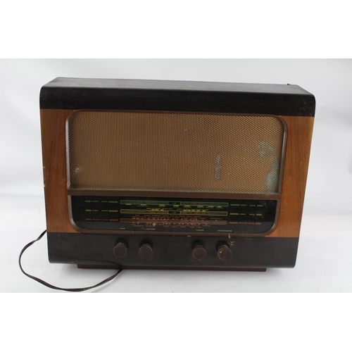 739 - A mid 1950s Raymond Electric Ltd. three-band five-valve tabletop radio