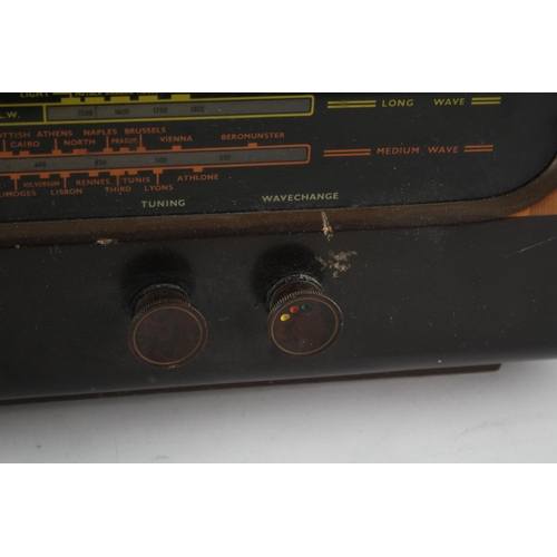 739 - A mid 1950s Raymond Electric Ltd. three-band five-valve tabletop radio