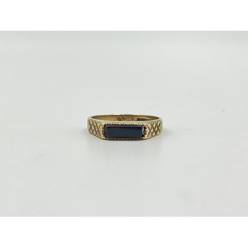 2018 - A hallmarked Birmingham 9ct gold black onyx solitaire ring, size I½ - approx. gross weight 1.5g