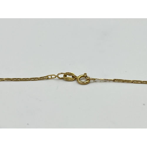 2051 - A 14ct gold chain necklace - approx. gross weight 1.5g