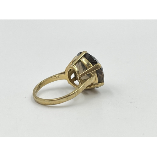 2064 - A mid 20th century hallmarked London 9ct gold smoky quartz cocktail ring, dated 1975 and size N - ap... 