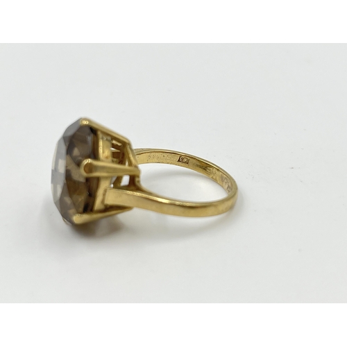 2064 - A mid 20th century hallmarked London 9ct gold smoky quartz cocktail ring, dated 1975 and size N - ap... 