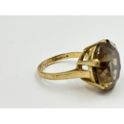 2064 - A mid 20th century hallmarked London 9ct gold smoky quartz cocktail ring, dated 1975 and size N - ap... 