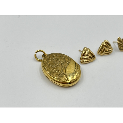 2066 - Four pieces of jewellery, one yellow metal etched oval photo locket stamped 'TH', one pair of 9ct go... 