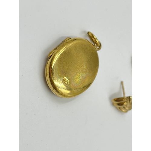 2066 - Four pieces of jewellery, one yellow metal etched oval photo locket stamped 'TH', one pair of 9ct go... 