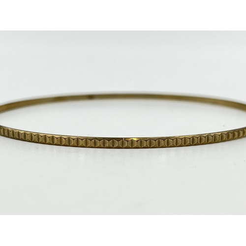 2084 - A stamped 8ct gold bangle - approx. gross weight 3.45g