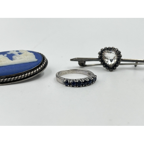 2093 - Five pieces of .925 silver and white metal jewellery to include Jasperware brooch, Charles Horner Ch... 