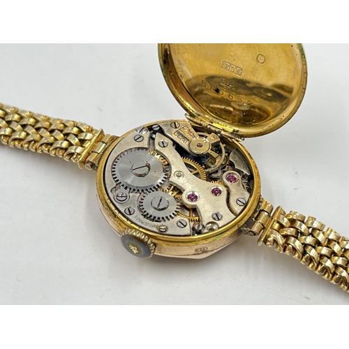 2186 - An Art Deco Swiss made mechanical lady's wristwatch with hallmarked London 9ct gold case and bracele... 