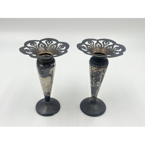 2189 - A pair of Edwardian hallmarked Birmingham silver pierced and weighted bud vases, dated 1902 - approx... 