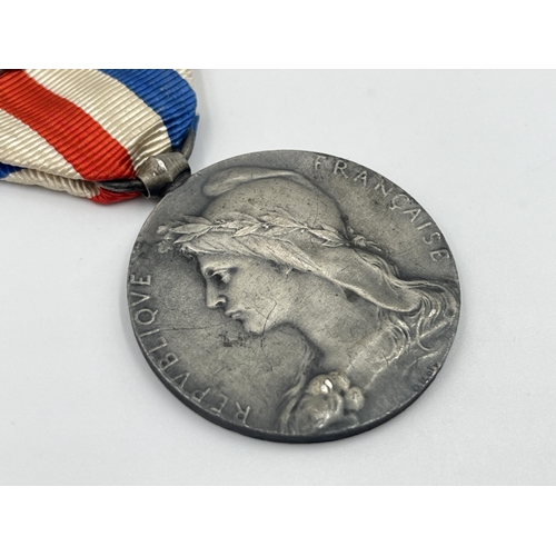 2257 - A 1933 French Honour medal of railroads presented to Vicard Jeam