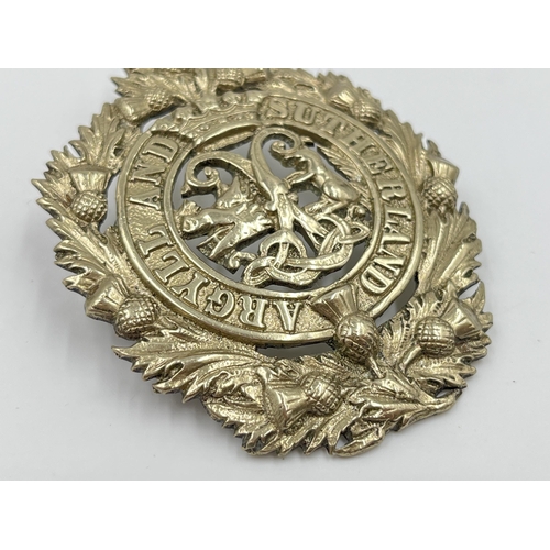 2258A - An Argyll & Sutherland Highlanders cap badge