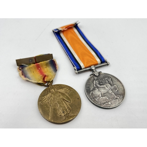 2284 - Two WWI medals, one US army Victory and one 1914-1918 British War