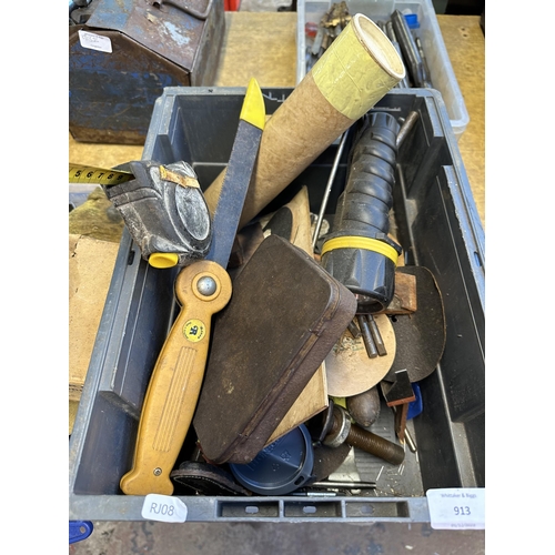 913 - A collection of tools to include boxed Record fibre grips, adjustable wrench, Ronco hand saw, hand a... 