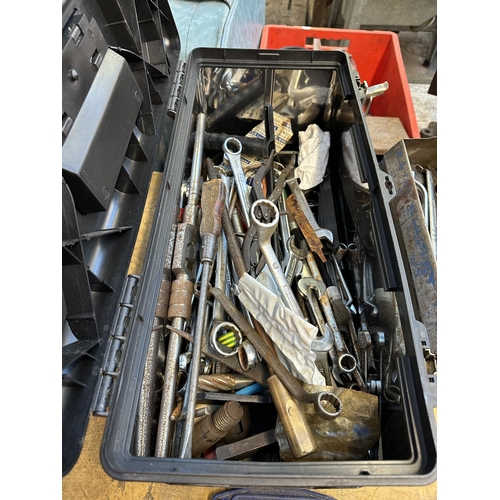 913B - Two tool boxes, one Rolson and one Keen containing a collection of tools to include spanners, files,... 