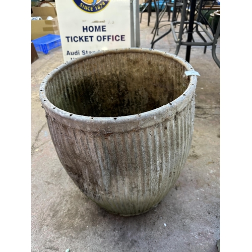 954 - A vintage galvanised dolly tub - approx. 52cm high x 44cm diameter