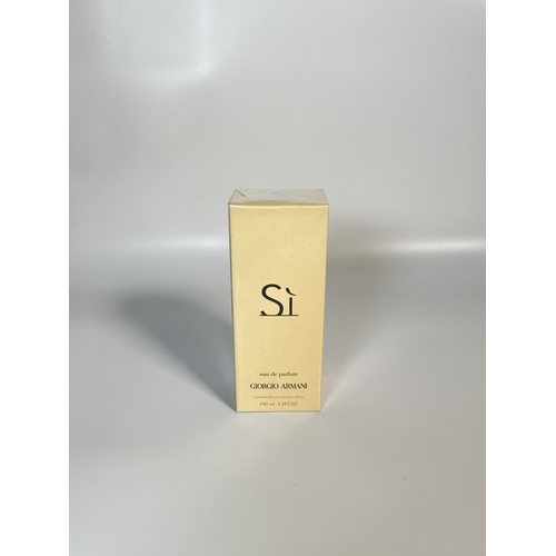 2321 - A boxed and sealed Giorgio Armani Si 100ml eau de parfum spray