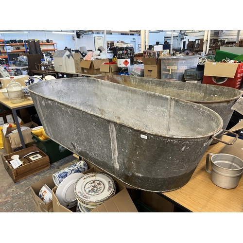 968 - A vintage galvanized bath/trough - approx. 35cm high x 132cm long x 49cm deep