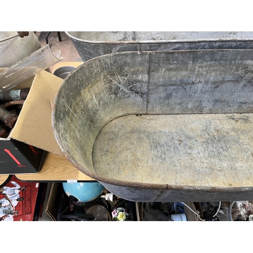 969 - A vintage galvanized bath/trough - approx. 32cm high x 133cm long x 53cm deep