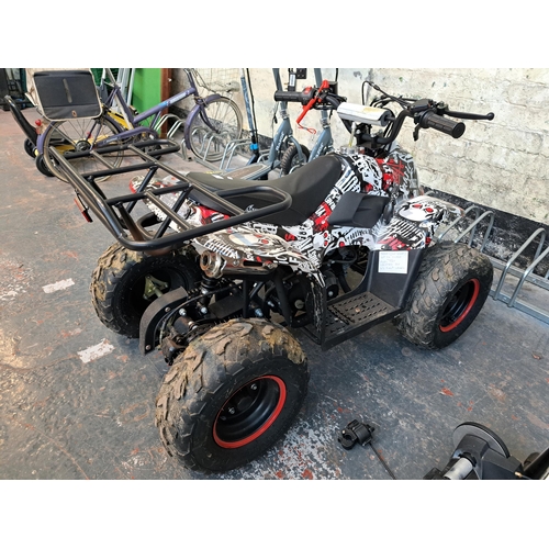 876 - A Hawk Moto A7-008 ATV quadbike with keys