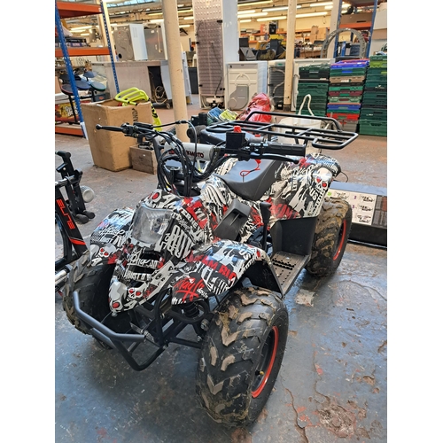 876 - A Hawk Moto A7-008 ATV quadbike with keys