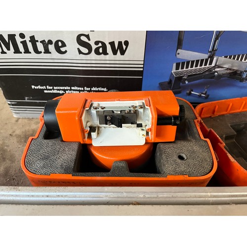 884 - Four items, one boxed Black Forge precision deep cut mitre saw, one Wild Heerbrugg automatic level, ... 