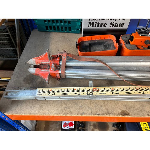 884 - Four items, one boxed Black Forge precision deep cut mitre saw, one Wild Heerbrugg automatic level, ... 