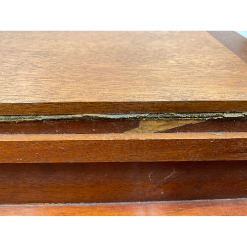 651 - A 19th century burr walnut and marquetry inlaid writing slope with leather insert and inkwell