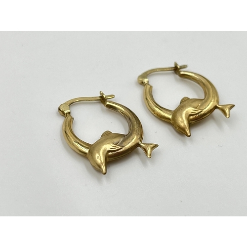 2039 - A pair of 9ct gold dolphin earrings - approx. gross weight 0.9g