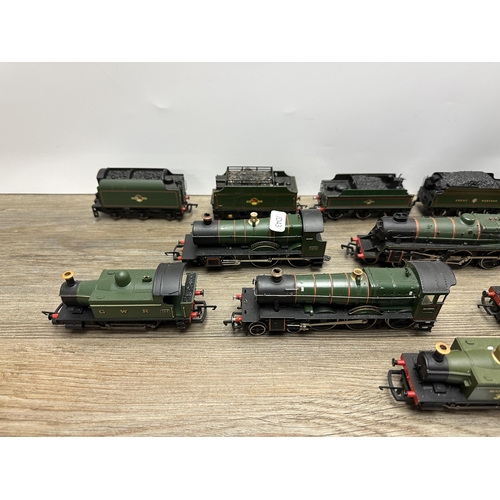 603 - A collection of Hornby and Mainline 00 gauge model locomotives and tenders to include southern 3102,... 