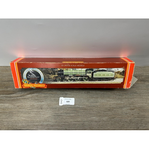 609 - A boxed Hornby Railways Manchester United class B17 LNER 00 scale model locomotive and tender