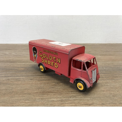 578 - A mid 20th century Dinky Toys Robertson's Golden Shred advertising die-cast model Guy truck