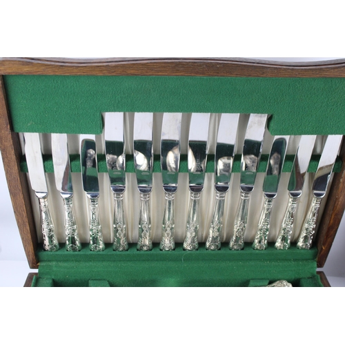 633 - Two cased cutlery sets