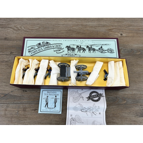 366 - A boxed Britains 8869 Union Gun, Limber & Crew special collectors edition figure set