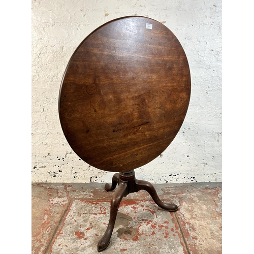 106 - A George III mahogany circular tilt top tripod occasional table - approx. 115cm high when tilted x 8... 