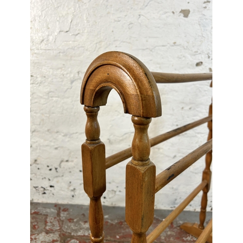 109A - A Victorian style beech towel rail