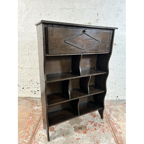 110 - An early 20th century oak bureau