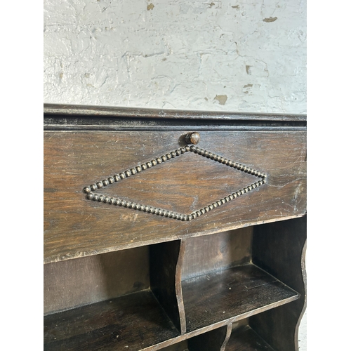 110 - An early 20th century oak bureau