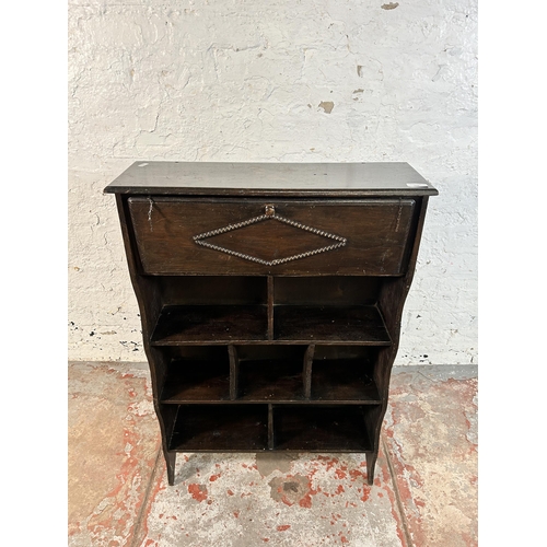 110 - An early 20th century oak bureau