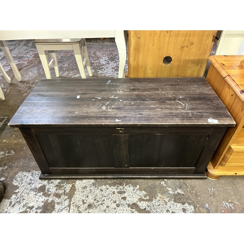 110 - An early 20th century oak bureau