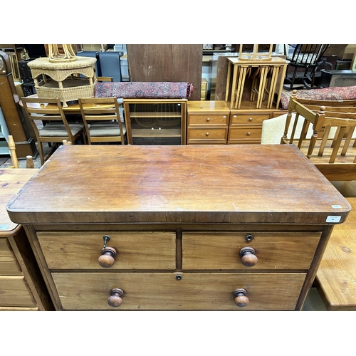 28 - A Victorian mahogany chest of drawers - approx. 117cm high x 101cm wide x 47cm deep