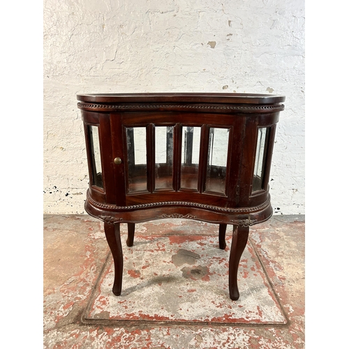 93 - A Regency style mahogany kidney shaped drinks cabinet with removable tray - approx. 78cm high x 76cm... 