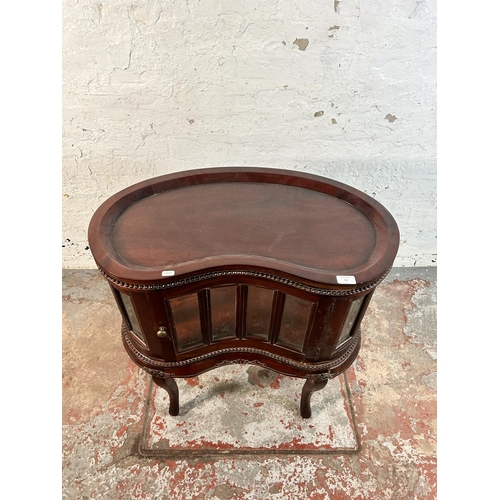 93 - A Regency style mahogany kidney shaped drinks cabinet with removable tray - approx. 78cm high x 76cm... 