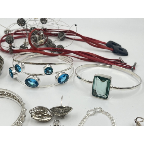 2013 - A collection of .925 silver and white metal jewellery