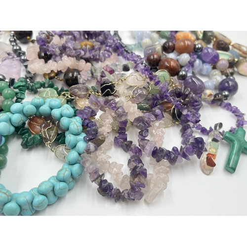 2021 - A collection of gemstone jewellery to include amethyst, malachite, lapis lazuli, rose quartz etc.