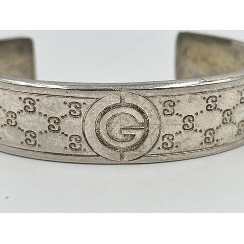 2028 - A Gucci .925 silver bangle - approx. gross weight 46g