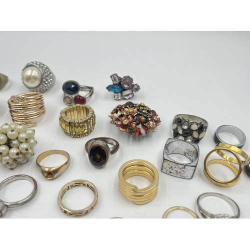 2035 - A collection of dress rings