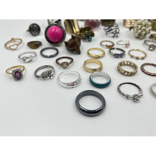 2035 - A collection of dress rings