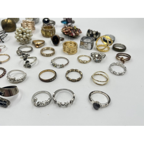 2035 - A collection of dress rings