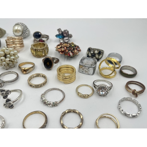 2035 - A collection of dress rings