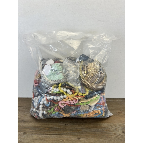 655 - Approx. 10kg of assorted costume jewellery